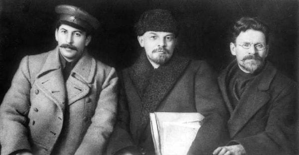24. Stalin ve Lenin