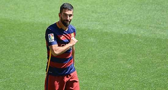 Arda Turan'dan Cezaevi Kreşindeki Çocuklara Yardım