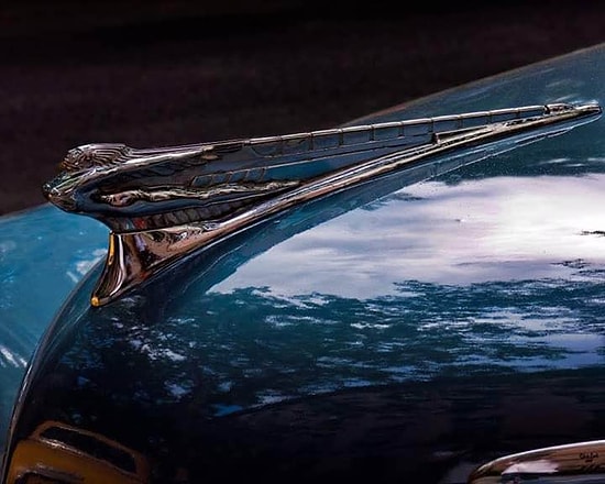 40 великолепных фигурок на капотах автомобилей