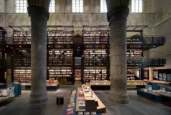 1. Selexyz Bookstore, Maastricht, Hollanda