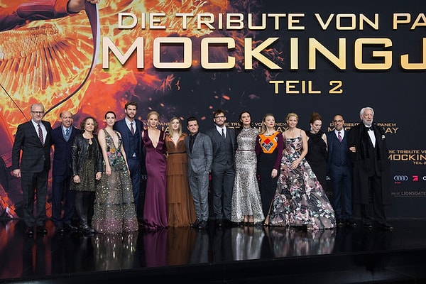 «Проведя десятилетие в государстве Панем, я поняла, что настало время для новых путешествий. Но прежде чем отправиться в путь, я хочу выразить огромную благодарность всем, кто был задействован в создание фильма».