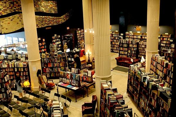 12. The Last Bookstore, Los Angeles, ABD