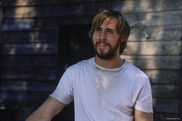 19. Not Defteri'nin Noah karakteri için yönetmenin yakışıklı olmayan birini istemesi üzerine bu role Ryan Gosling seçildi.