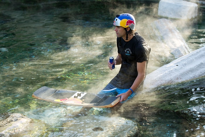 Denizli’deki Kleopatra Havuzu Eşsiz Bir “Wake Skate” Şovuna Ev Sahipliği Yaptı