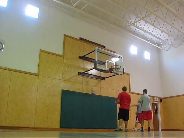 Dünyanın En Ballı Basket Atışı: OnYüzBinMilyon Kez Denesen de Böylesini Atamazsın!