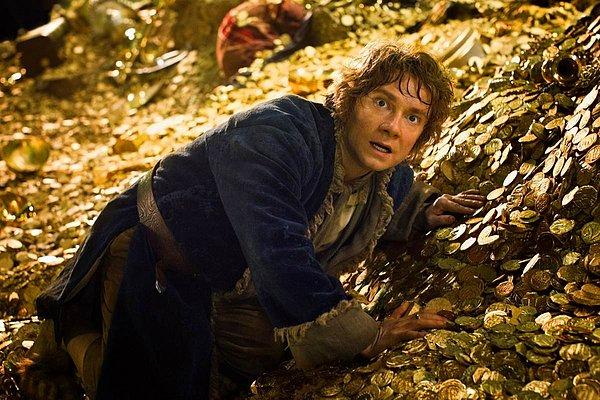 24. Hobbit: Smaug'un Çorak Toprakları (2013)  |	$229 Milyon	($225)