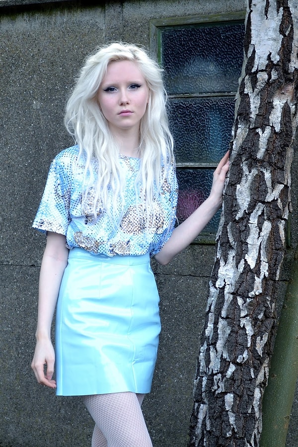 Увидевший ее впервые наверняка подумает, что она альбинос!