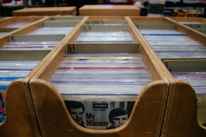 40 Bin Kişi Plak Almaya Koştu!