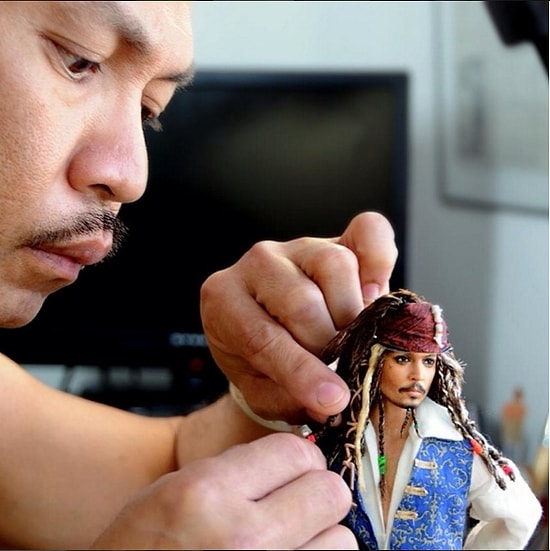 22 удивительные работы художника по превращению кукол знаменитостей в мини-скульптуры