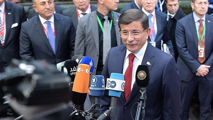 Davutoğlu Brüksel'de Zirve Öncesi Konuştu: 'Tarihi Bir Gün'