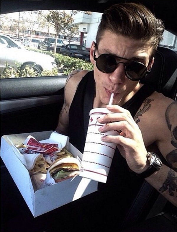 7. После бургера так хочется пить!