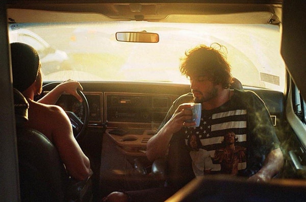 13. А здесь парня явно застало врасплох похмелье, ну и жажда, как вытекающее последствие.