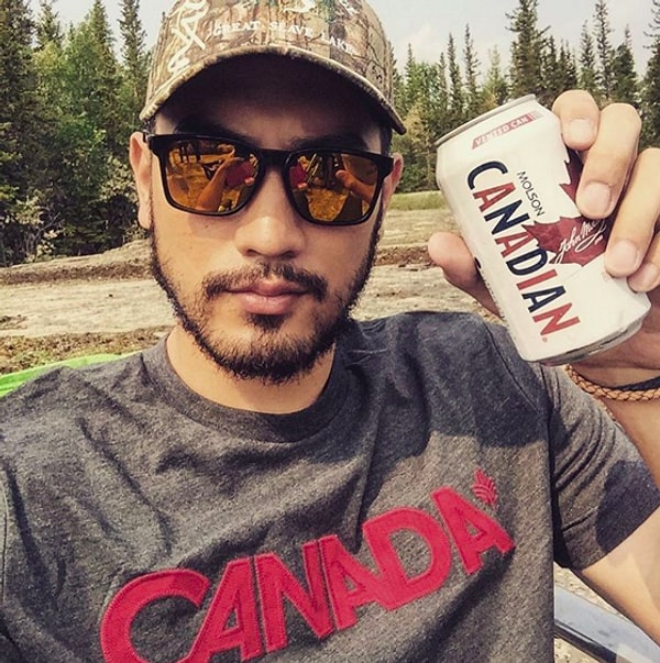 18. Замученный жаждой настоящий канадский парень.