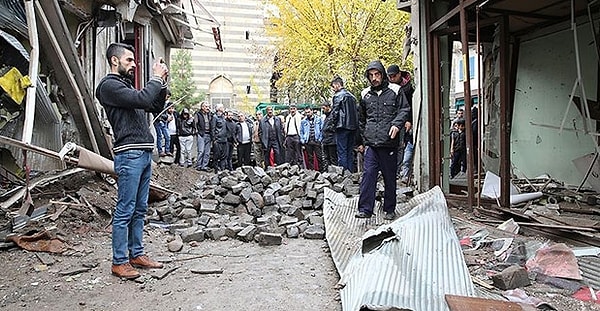 Heyet, önceki gün de çatışmanın ortasında kalmıştı