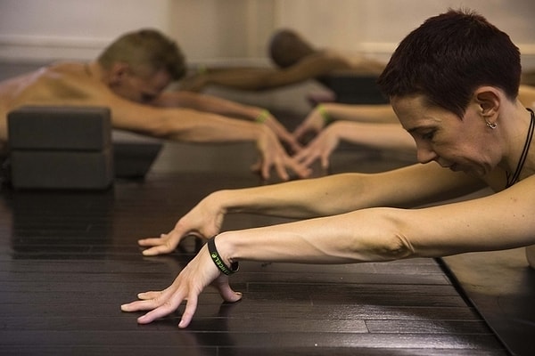 На занятиях отсутствует сексуальный контекст.