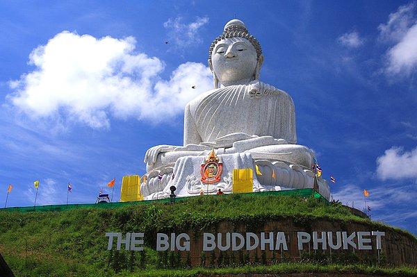 27. Phuket'de Büyük Buda (Tayland) - 45 m