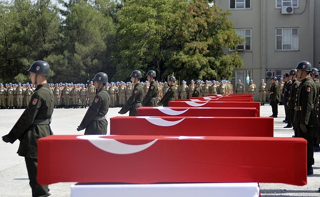 38. 19 Ağustos - Siirt’te Yola Döşenen Patlayıcı ile 8 Asker Şehit Oldu