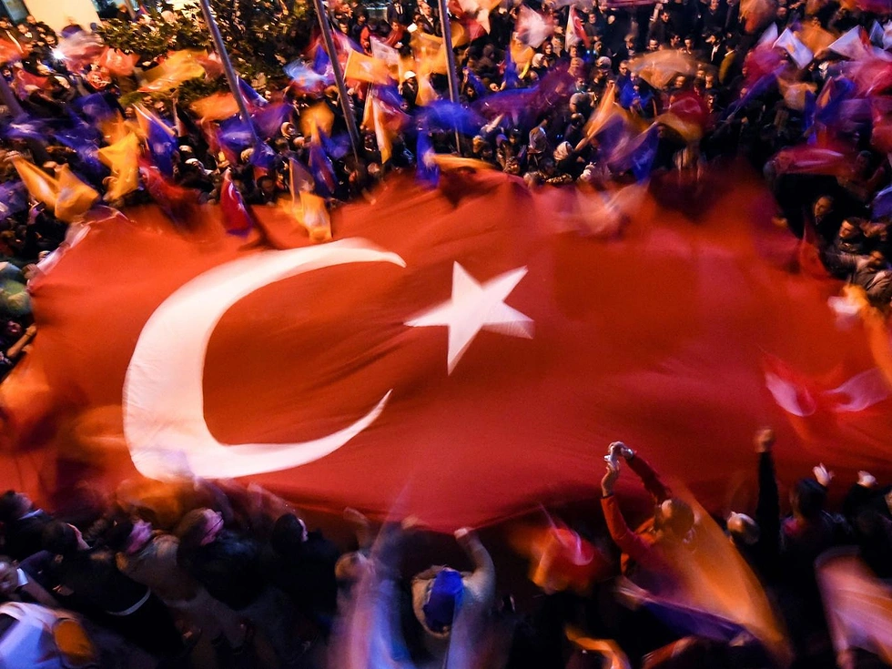 1 Kasım - AKP Seçimden Zaferle Çıktı