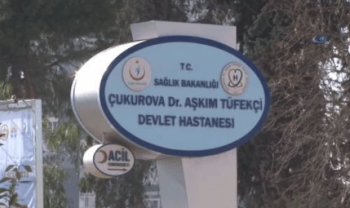 B.D., açık lisenin motor meslek bölümünde okuyor, 17 yaşında. Bir gün Çukurova Dr. Aşkım Tüfekçi Devlet Hastanesi’ndeyken bir hemşireye aşık oluyor.