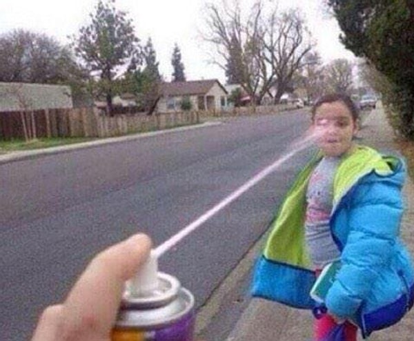 2. Этой юной леди тоже не особо повезло в жизни.