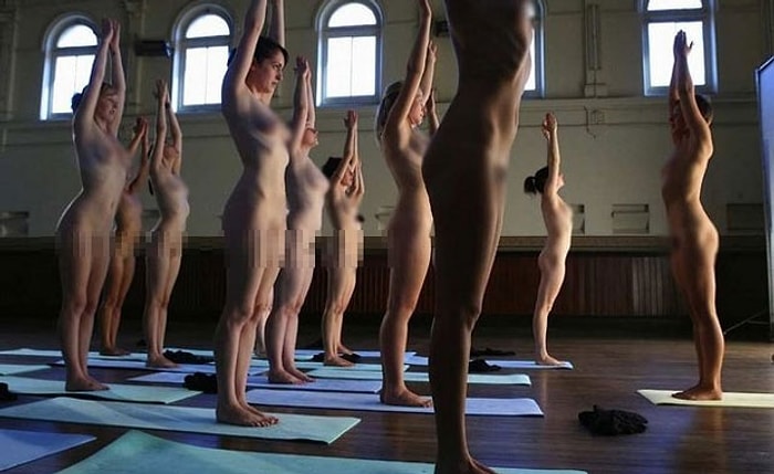 Yoga Merkezinde Çığır Açan Davet: 'Çıplak ve Cesur Olun!'