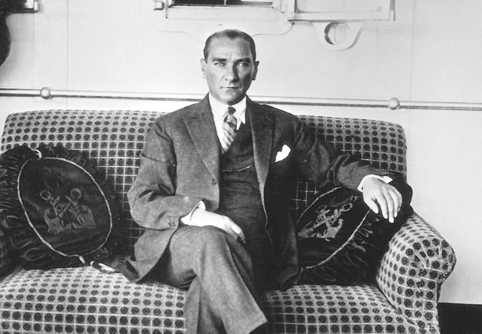 Mustafa Kemâl Atatürk!