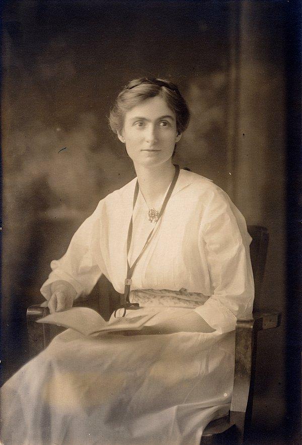 1. Edith Abbott (1876-1957)