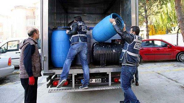 Yılbaşında piyasaya sürülmek üzere hazırlanmış 5 bin 260 litre kaçak içki ele geçirildi
