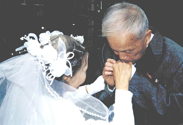 70 лет спустя они решили восстановить день свадьбы с помощью их 4-х детей