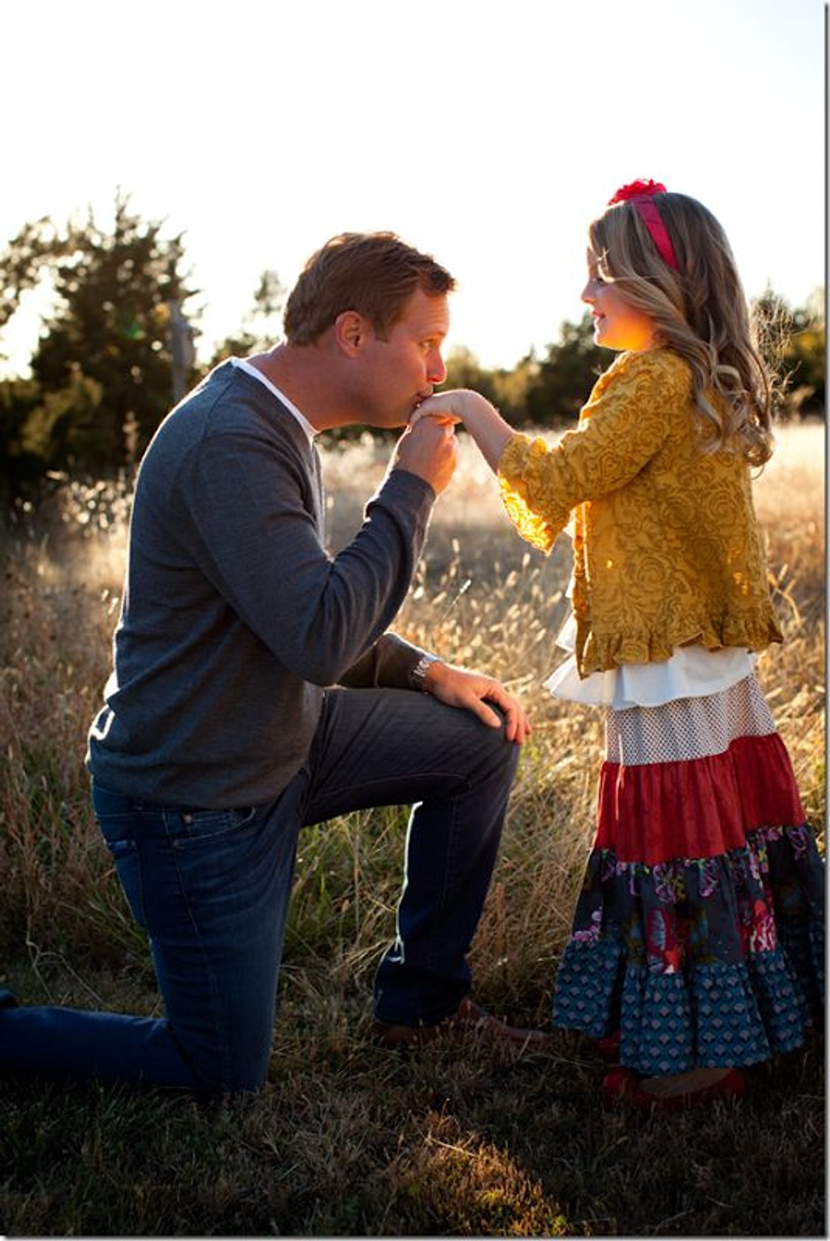 Dad daughter. Отец и дочь. Фотосессия папа и дочка. Девочка с папой.