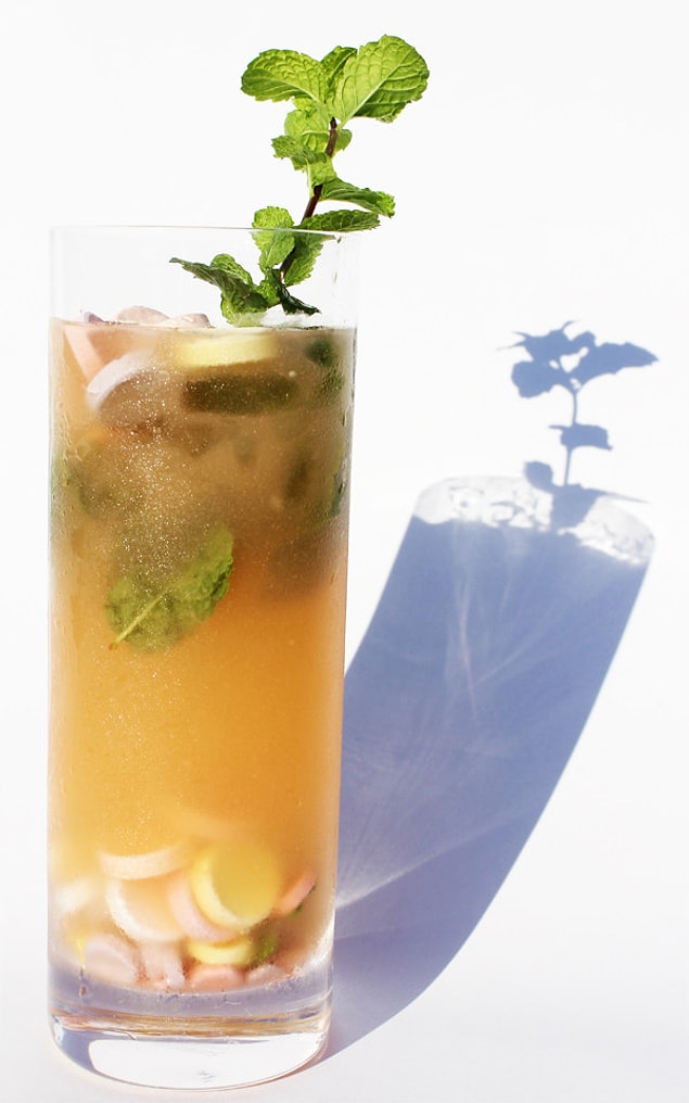 4. Nane ile ferahlık katıp Pez ile tatlandırabileceğiniz bir Mojito olsa?