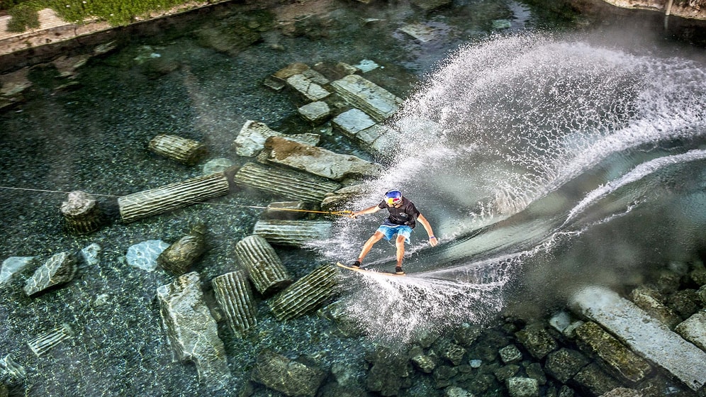 Denizli Hierapolis'teki Kleopatra Havuzunda Wakeskate Şovu