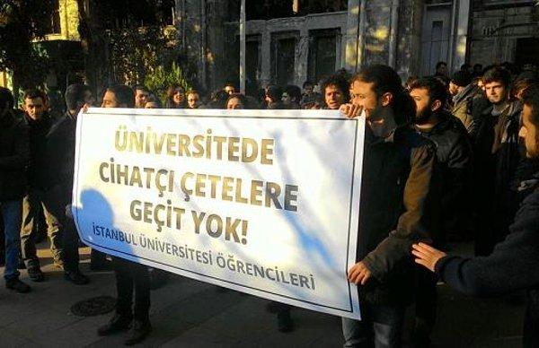 Üniversitede 'cihatçı çetelere geçit yok'  pankartıyla açıklama
