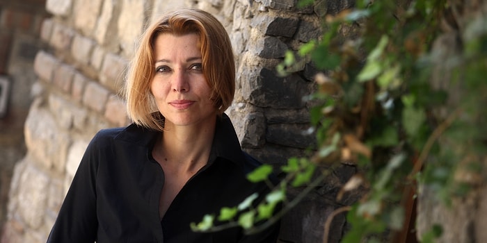 Elif Şafak: Türkiye’de Demokrasi Sallantıda, Her An Yıkılabilir