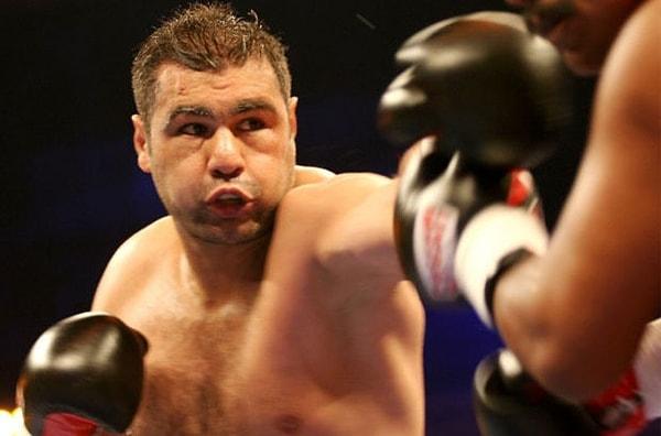 25. Dünya kıtalararası ağır siklet boks şampiyonu Sinan Şamil Sam
