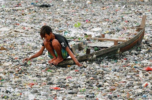 5. Bildiğiniz gibi plastik atıklar doğada uzun zaman kalmaktadır. Misal, bir plastik şişe ancak 450 yılda yok olur.  Bu da, doğa için sayısız sorun demektir