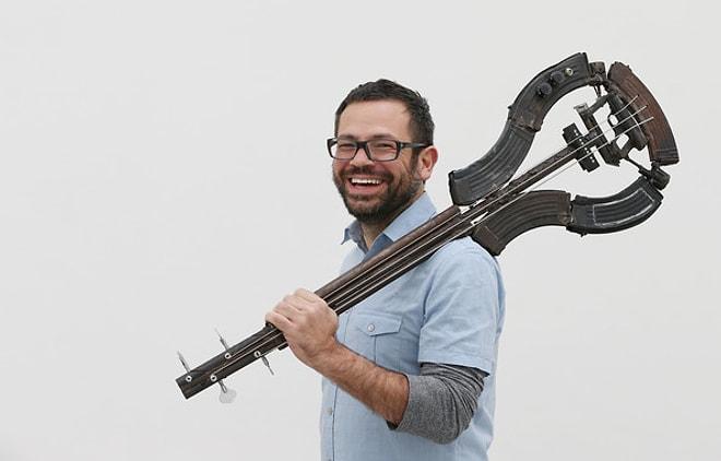 Silahlara Veda: Silahlardan Kürek Yapan Muhteşem Sanatçı Pablo Reyes'in Hikayesi