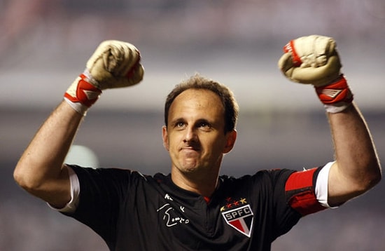 En Golcü Kaleci Rogerio Ceni Futbola Veda Etti