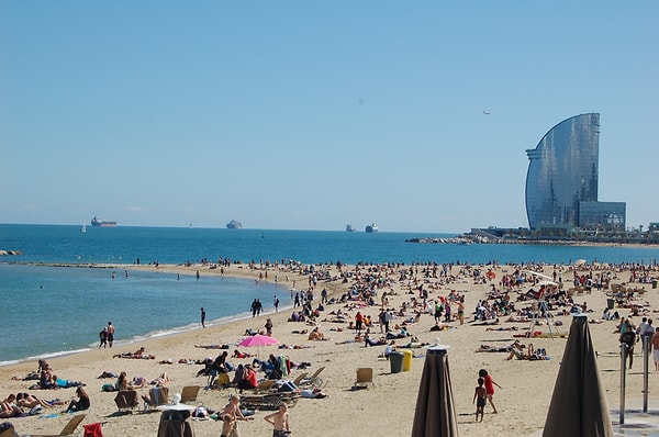 14. Пляж длиной в 4 километра в вашем распоряжении! Любите более малолюдные и тихие места, чтобы поразмыслить о жизни? Всего полчаса езды - и вы там.