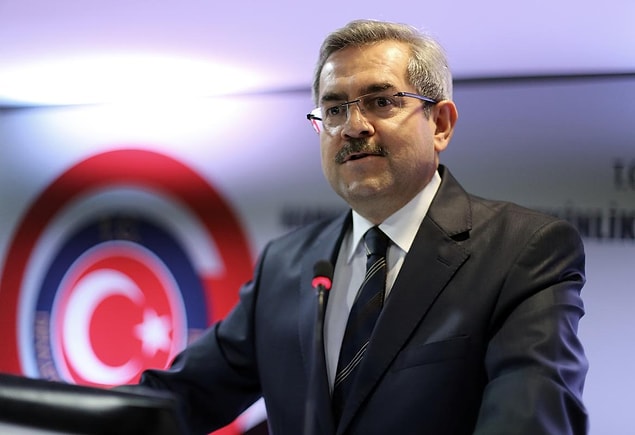 Prof. Dr. Necdet Ünüvar’ın ilk imzacı