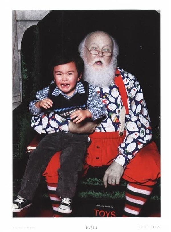 21. Ну и напоследок, десерт – Санта, который, вероятно, покинул этот мир за две недели до того, как сделали фото.