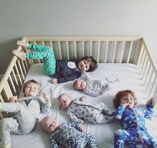 У 22-летней австралийки 6 детей, и они очаровательны