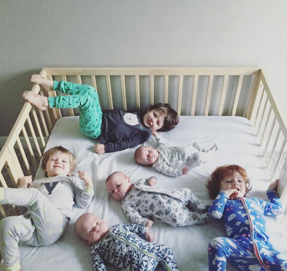 У 22-летней австралийки 6 детей, и они очаровательны