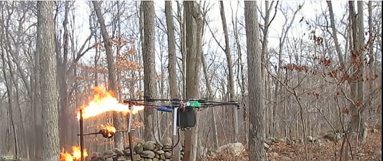 Sahip Olduğu Drone'u Alev Makinesine Dönüştüren Çılgın Adam