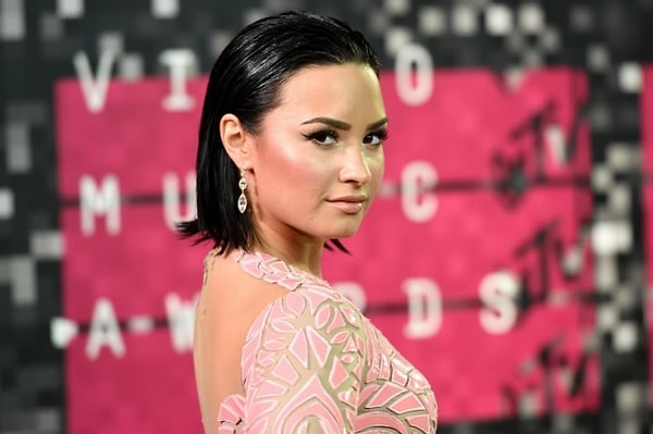 5. Деми Ловато рассказала BuzzFeed о том, каково это испытывать депрессию и биполярное расстройство личности.