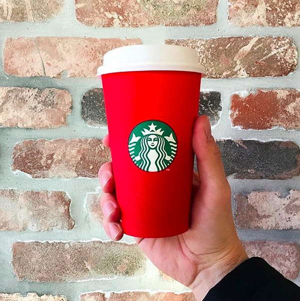 …или анти-рождественские бумажные стаканчики.