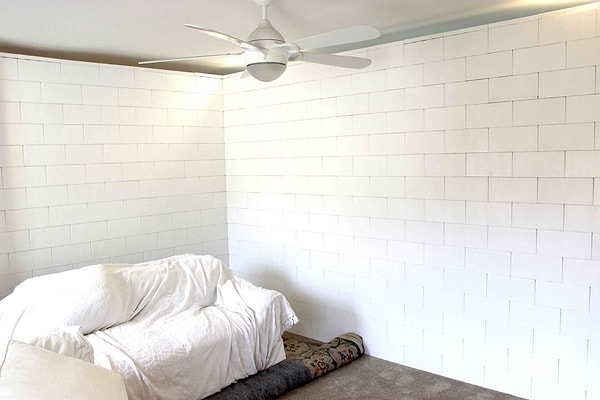 Если небольшая стена, сложенная из таких блоков, рассыплется, это не приведет к большом проблемам. Иначе же дело обстоят с длинными и высокими стенами. "Поэтому очень важно, – считает дизайнер, – извлечь урок из детского конструктора Lego и постепенно выстраивать свою конструкцию кирпичик за кирпичиком".