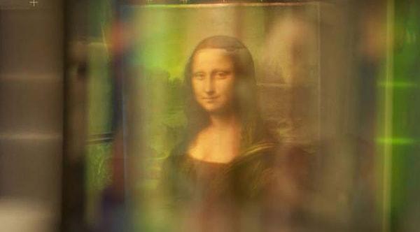 15. Mona Lisa, 1911 yılında Louvre Müzesi'nden çalınmasının ardından dünyanın en ünlü tablosu hâline gelmiştir.