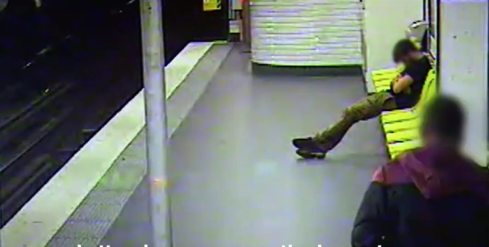 Paris Metrosunda Acayip Kafalar: Cüzdanını Çaldığı Adamı Ölümden Kurtaran Hırsız