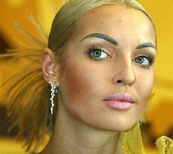 19 звездных провала с макияжем